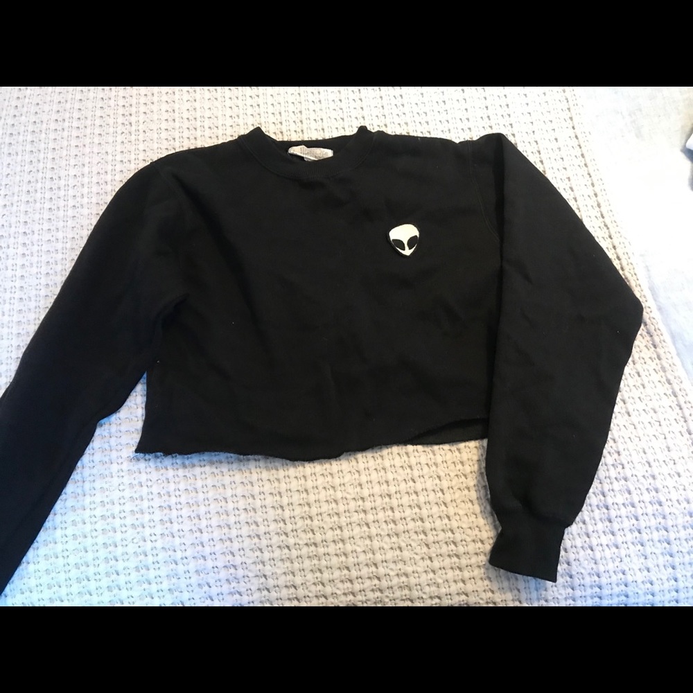 Black cropped sweatshirt